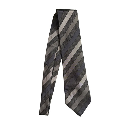 Gucci 100% Silk Tie Grey Diagonal Textured Striped Made in Italy Luxury Preppy - Picture 4 of 7
